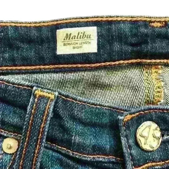 Ag Adriano Goldschmied Malibu Dark Wash Bermuda Length Short Size 26 - Picture 2 of 5